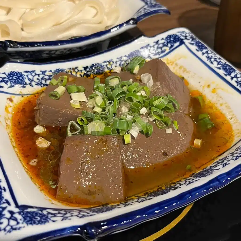 禧珍家|評價、菜單、必點、價格全攻略!冷藏手切厚牛x烤布蕾鍋x炸蛋螺螄粉,宮廷風鍋物有請皇上、皇后入殿享用!台中 叮咚News|分享新奇與樂趣