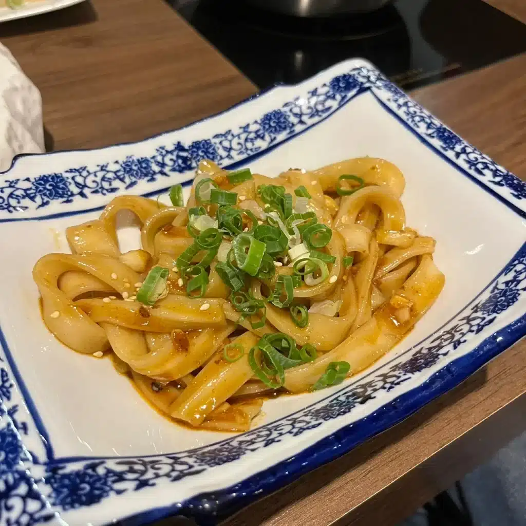 禧珍家|評價、菜單、必點、價格全攻略!冷藏手切厚牛x烤布蕾鍋x炸蛋螺螄粉,宮廷風鍋物有請皇上、皇后入殿享用!台中 叮咚News|分享新奇與樂趣