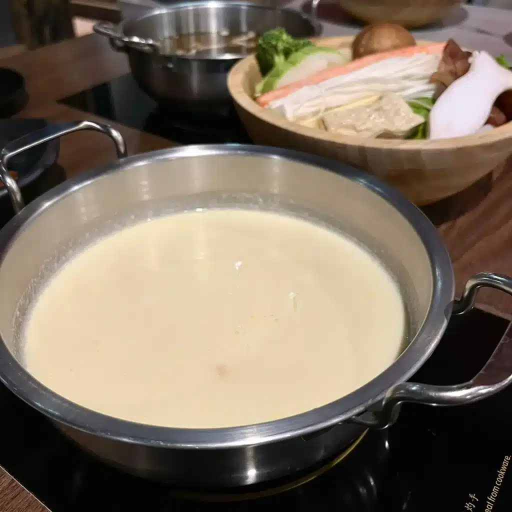 禧珍家|評價、菜單、必點、價格全攻略!冷藏手切厚牛x烤布蕾鍋x炸蛋螺螄粉,宮廷風鍋物有請皇上、皇后入殿享用!台中 叮咚News|分享新奇與樂趣