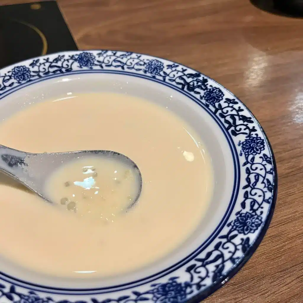 禧珍家|評價、菜單、必點、價格全攻略!冷藏手切厚牛x烤布蕾鍋x炸蛋螺螄粉,宮廷風鍋物有請皇上、皇后入殿享用!台中 叮咚News|分享新奇與樂趣