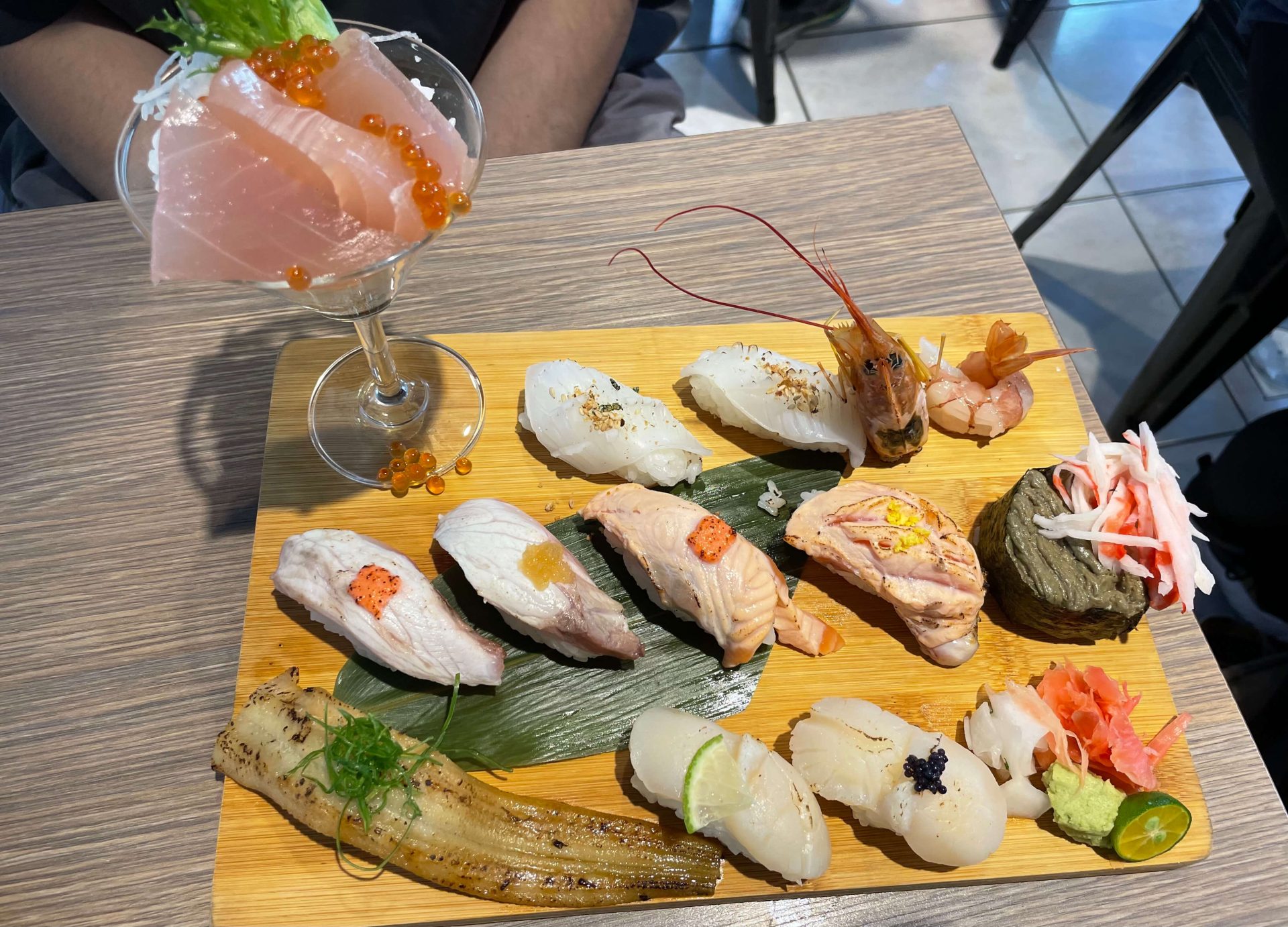 小鮨食事,CP值超高的創意日料!澎拜握壽司拼盤鮮甜海味迸發 高人氣餐點鮨御十二盛