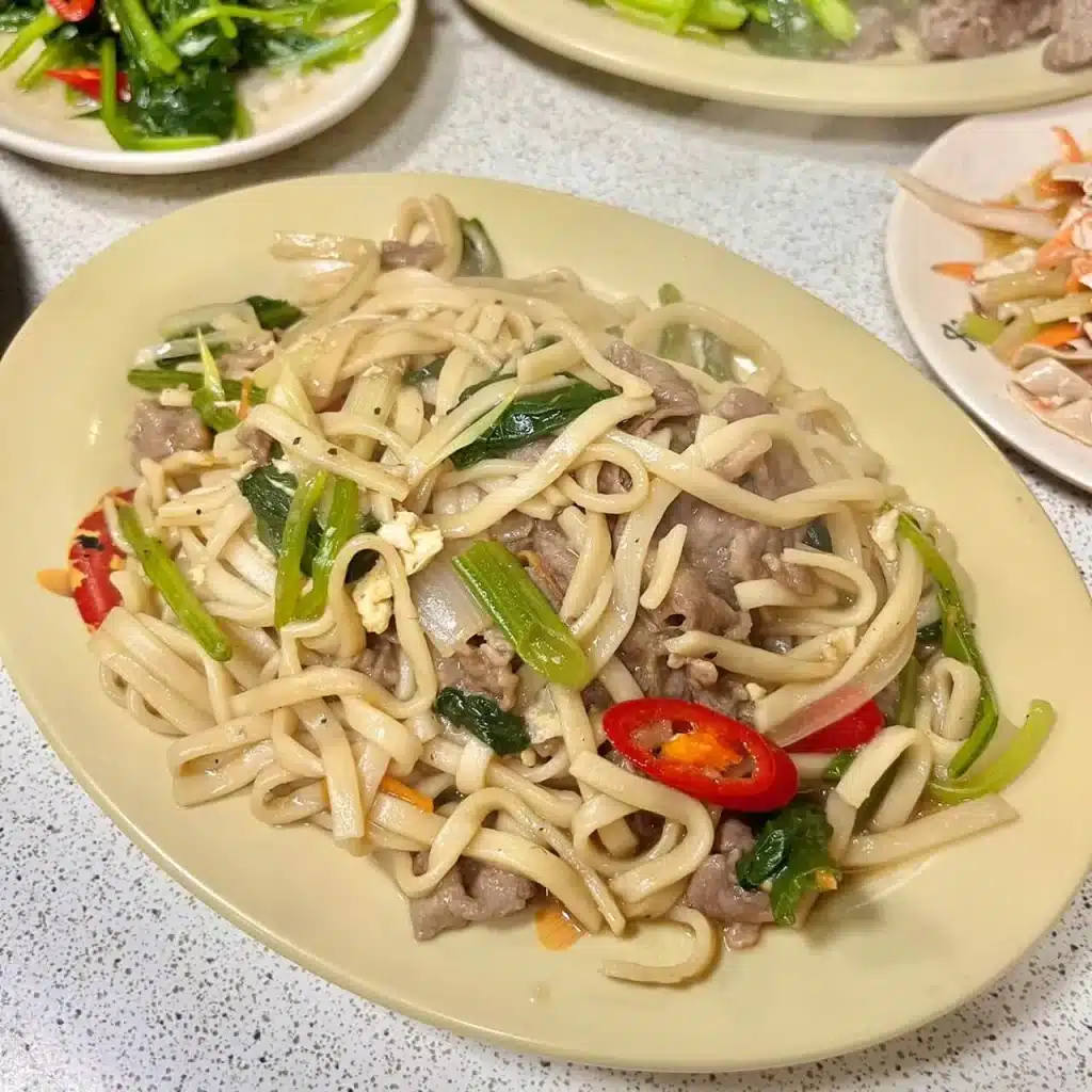 台中清真恩德元餃子館|老饕都愛的「炭烤牛肉火鍋」啦!必吃小和牛厚牛塊、蔥薑牛肉丸 叮咚News|分享新奇與樂趣