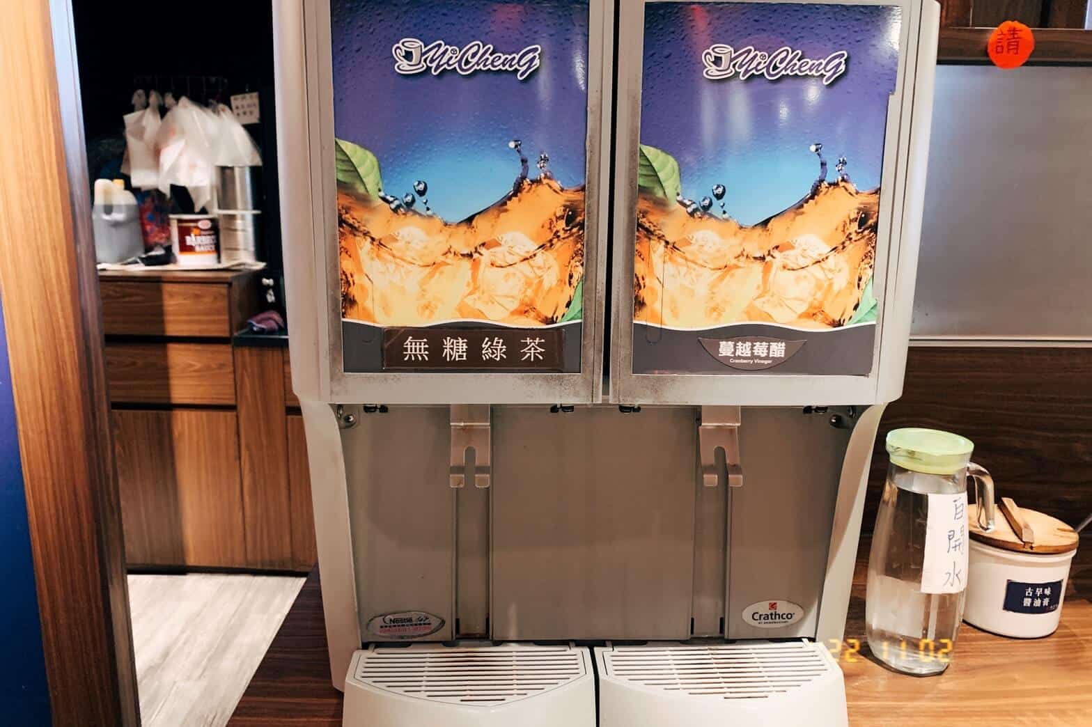 【台中小火鍋推薦】敝姓鍋|獨家特色湯底「起司牛奶鍋」,高大牧場鮮奶加好加滿! 敝姓鍋|環境介紹-7
