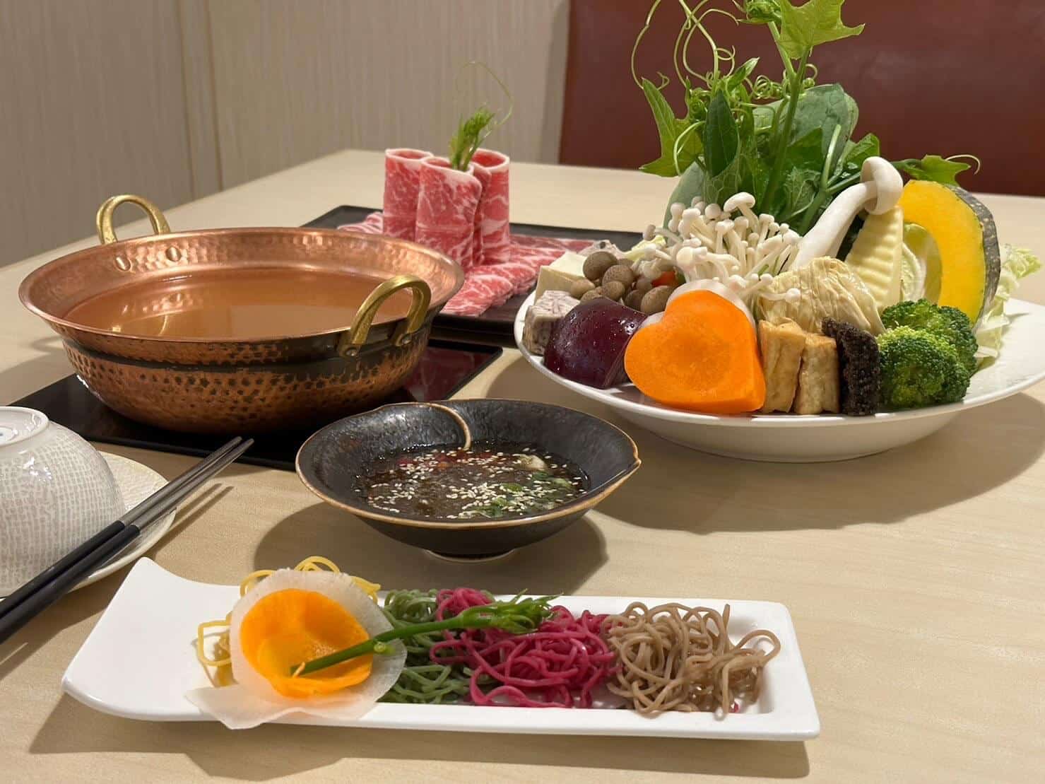 嘉義巷弄美食|有囍事鍋物-免共鍋費、服務費!必搭內行人才知道的超神隱藏版醬料 叮咚News|分享新奇與樂趣
