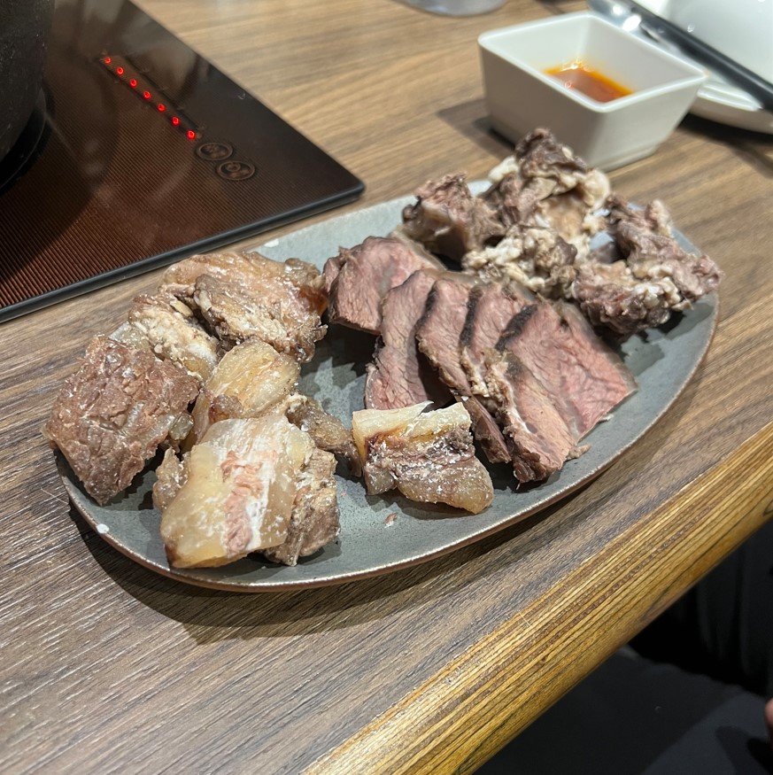 宣牛溫體牛火鍋|評價、菜單、必點、價格全攻略!~~台南當日直送美味!嫩度破表的上選牛肉火鍋 宣牛 | 台北超絕「溫體牛」台南當日直送美味!嫩度破表的上選牛肉火鍋