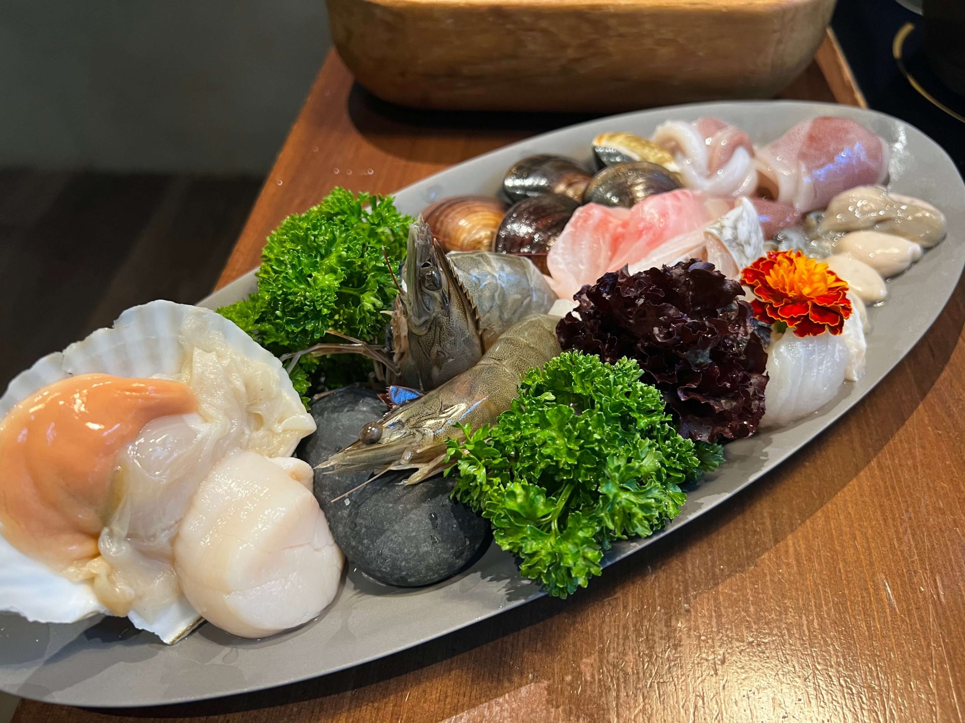 松菸文青火鍋店|初衷小鹿,在天然的鍋物裡,找回最初的自己 火鍋主餐海鮮總匯B