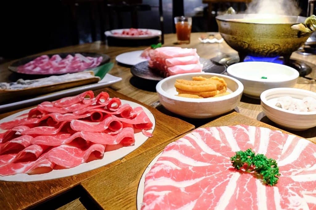 老常在麻辣火鍋|嫩鴨血鍋底吃到飽,評價、菜單、必點、價格全攻略!輕井澤集團旗下台中火鍋新選擇! 叮咚News|分享新奇與樂趣