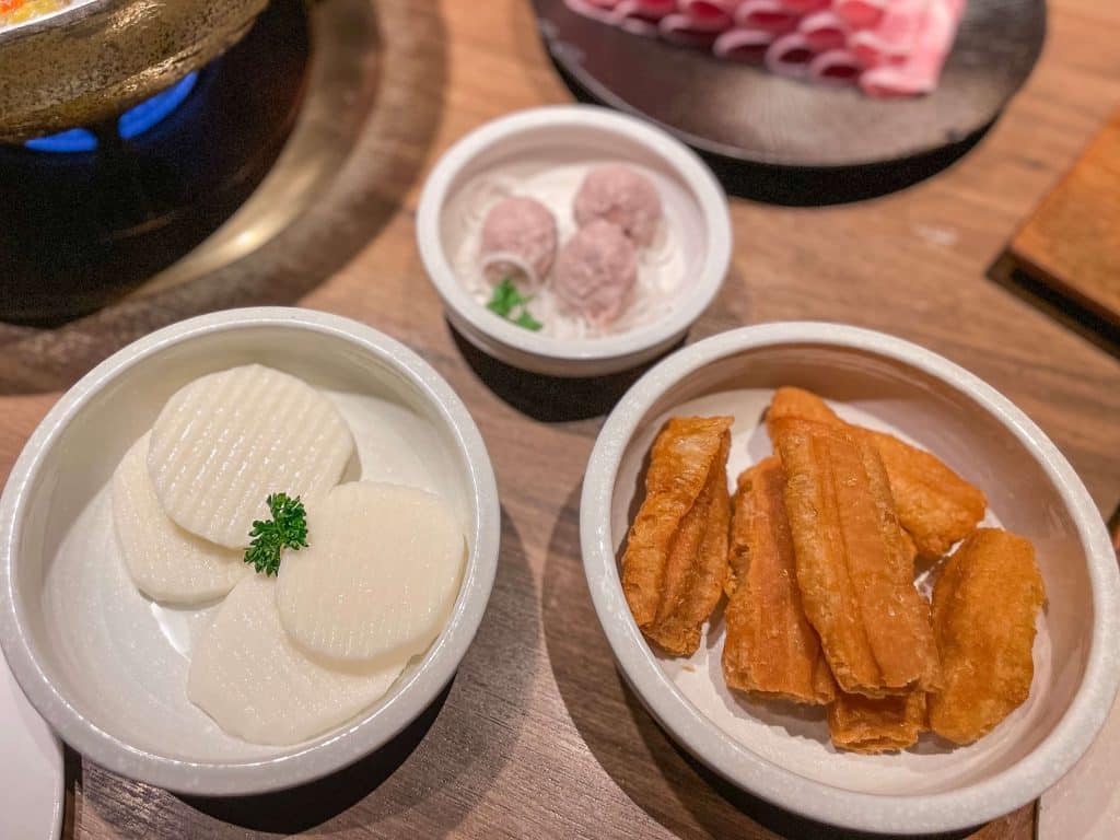老常在麻辣火鍋|嫩鴨血鍋底吃到飽,評價、菜單、必點、價格全攻略!輕井澤集團旗下台中火鍋新選擇! 叮咚News|分享新奇與樂趣