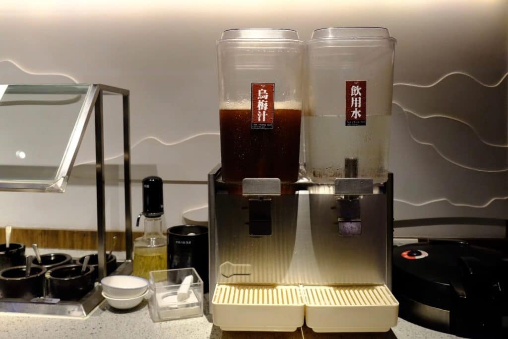 老常在麻辣火鍋|嫩鴨血鍋底吃到飽,評價、菜單、必點、價格全攻略!輕井澤集團旗下台中火鍋新選擇! 叮咚News|分享新奇與樂趣
