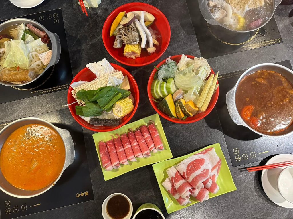 嘉義火鍋|蔬盈市場火鍋,40種以上新鮮蔬菜讓你吃到飽!素食葷食一次滿足~ 叮咚News|分享新奇與樂趣