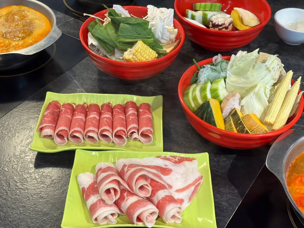 嘉義火鍋|蔬盈市場火鍋,40種以上新鮮蔬菜讓你吃到飽!素食葷食一次滿足~ 叮咚News|分享新奇與樂趣