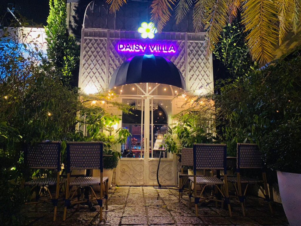 雛菊daisy villa餐酒館|南洋渡假風酒吧,必點配角拼盤X特色水煙,放鬆享受美好夜生活 叮咚News|分享新奇與樂趣