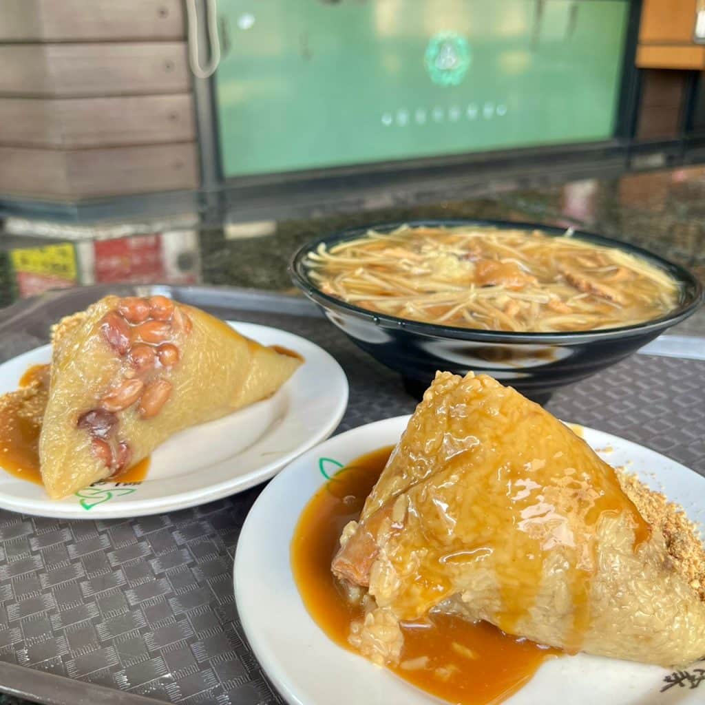 台南一日遊|古城大啖傳統南部粽、碗粿及獨特摩艾杏仁豆腐冰,細讀林百貨復古創新,再到四草拍美照! 叮咚News|分享新奇與樂趣