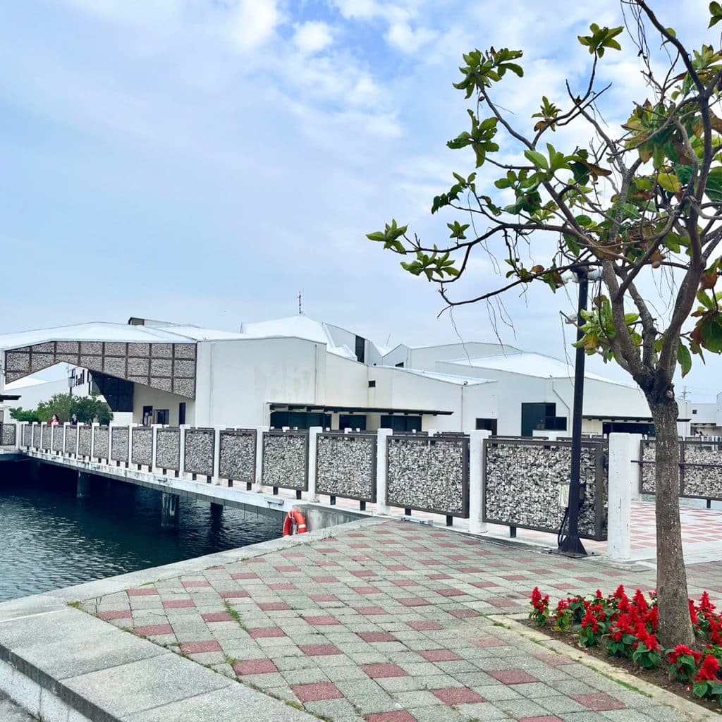 台南一日遊|古城大啖傳統南部粽、碗粿及獨特摩艾杏仁豆腐冰,細讀林百貨復古創新,再到四草拍美照! 叮咚News|分享新奇與樂趣
