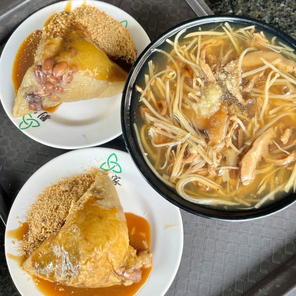 台南一日遊|古城大啖傳統南部粽、碗粿及獨特摩艾杏仁豆腐冰,細讀林百貨復古創新,再到四草拍美照! 叮咚News|分享新奇與樂趣