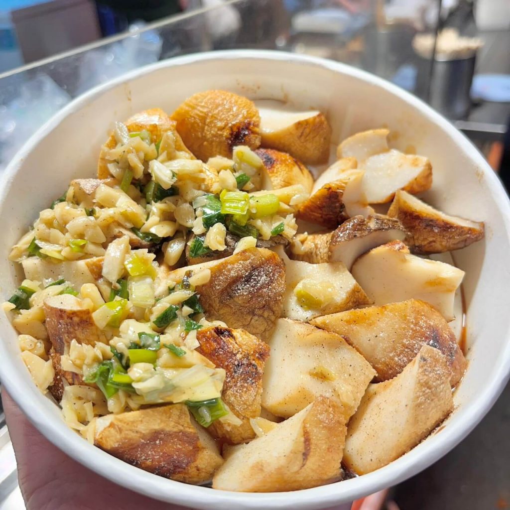 台中逢甲夜市10大必吃美食推薦!泡菜雞排、甘梅薯條、乾燒蛤、麻辣燙,讓你飽到天靈蓋! 叮咚News|分享新奇與樂趣