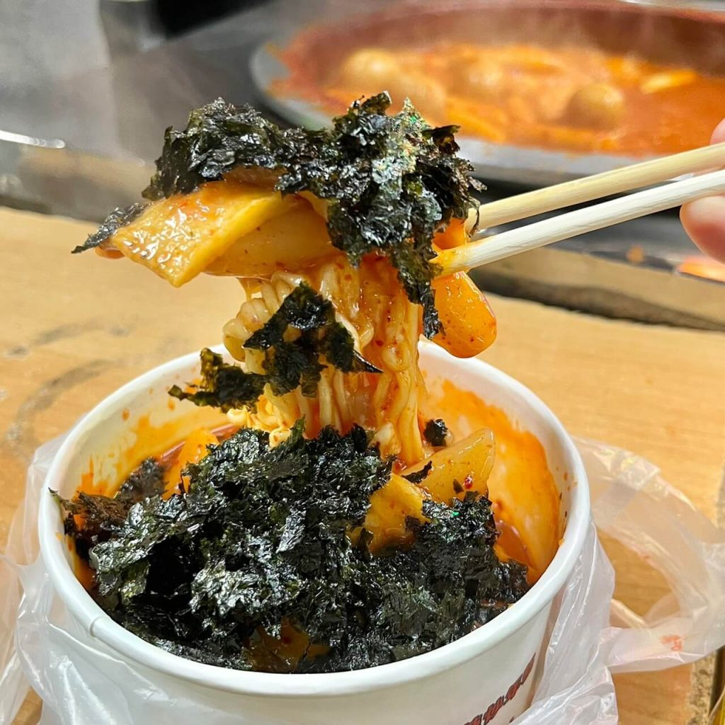 台中逢甲夜市10大必吃美食推薦!泡菜雞排、甘梅薯條、乾燒蛤、麻辣燙,讓你飽到天靈蓋! 叮咚News|分享新奇與樂趣