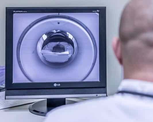 時常忽略頭痛警訊?健檢多做一樣【腦部磁振造影MRI】健康不煩「腦」! MRI磁振造影是什麼?