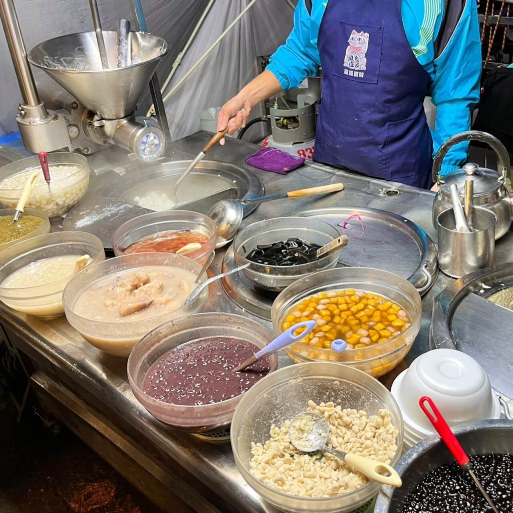 彰化精誠夜市10大必吃推薦!平民銅板價x超乎想像大份量,在地人也是一週吃3天的好滋味~ 叮咚News|分享新奇與樂趣