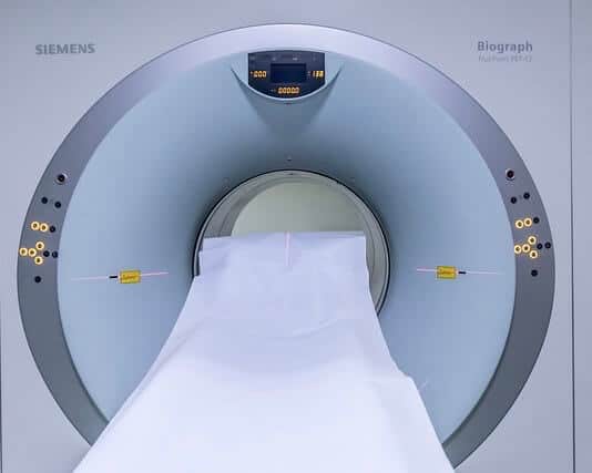 時常忽略頭痛警訊?健檢多做一樣【腦部磁振造影MRI】健康不煩「腦」! MRI磁振造影是什麼?-2