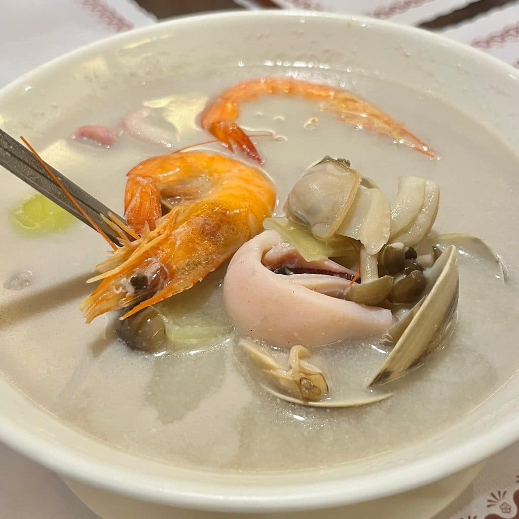 台南一日遊|古城大啖傳統南部粽、碗粿及獨特摩艾杏仁豆腐冰,細讀林百貨復古創新,再到四草拍美照! 叮咚News|分享新奇與樂趣