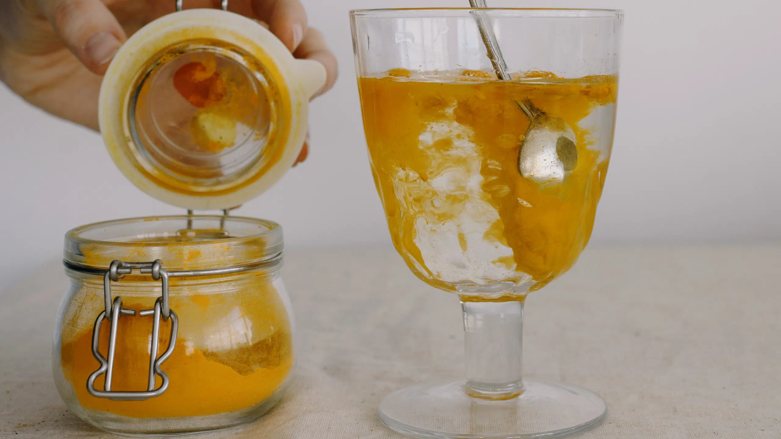 薑黃氣泡飲