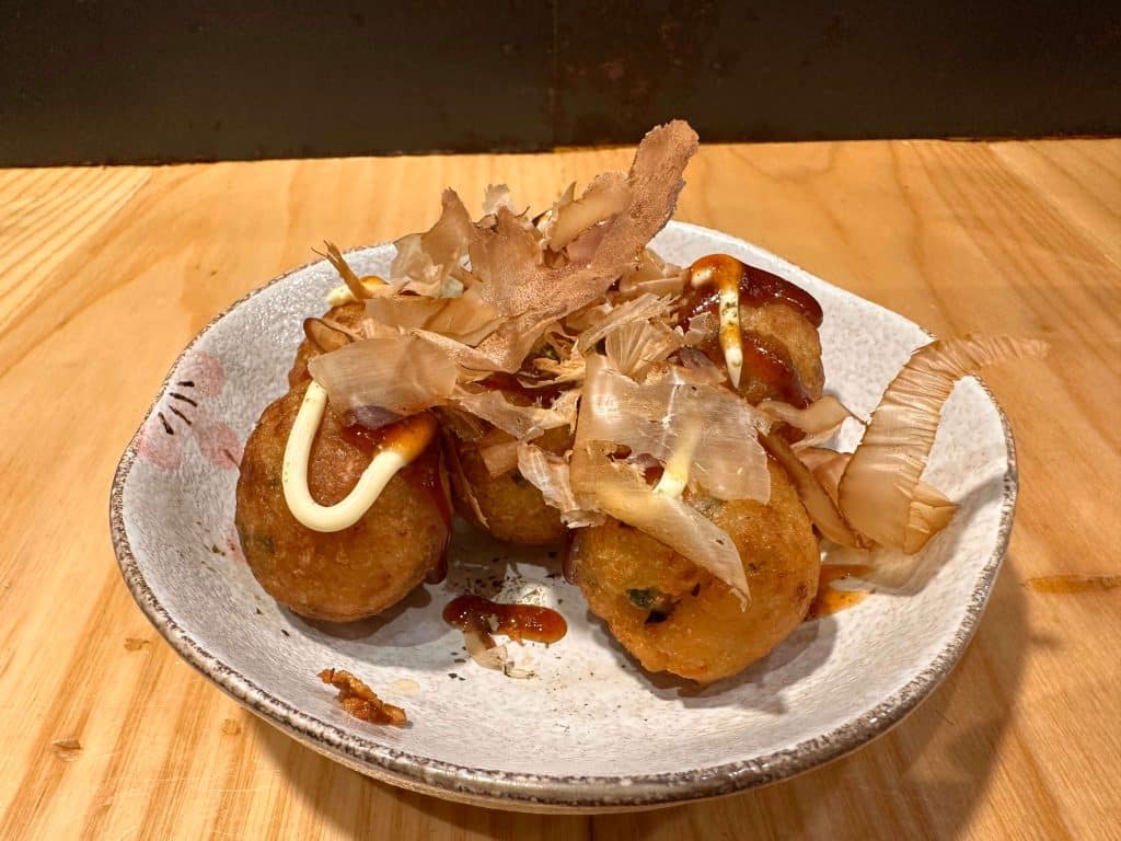 【台北大安區拉麵】鳥人拉麵菜單、評論、訂位、分店資訊!超人氣的雞白湯底是否如傳聞這麼厲害! 章魚燒