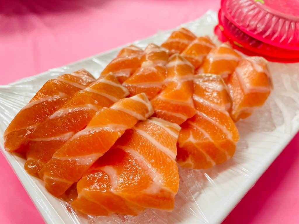 鮭魚生魚片
