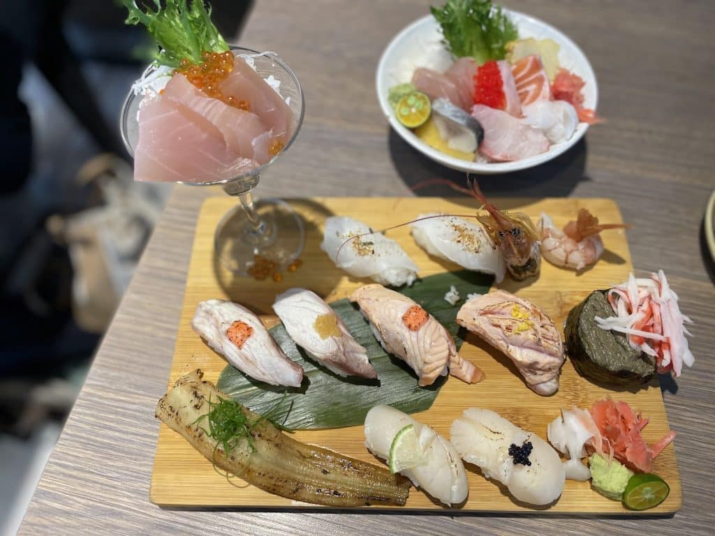 小資鮨士丼
