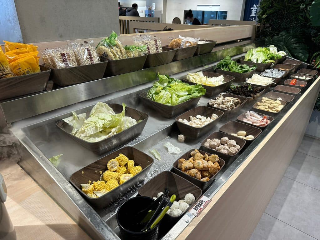 對馬涮涮屋彰化店|主打平價高級肉品海鮮,菜盤自助吃到飽,旁邊就有停車場超方便 彰化 對馬涮涮屋彰化店|小編餐點-5