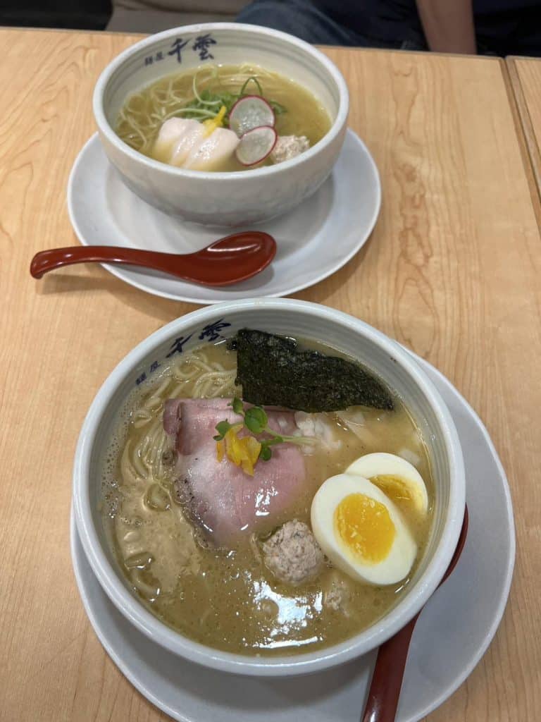 麵屋 千雲 Chikumo 開箱評價|雞白湯拉麵 |台北中山區宵夜拉麵 中山區拉麵-麵屋 千雲 Chikumo -實際走訪真心話