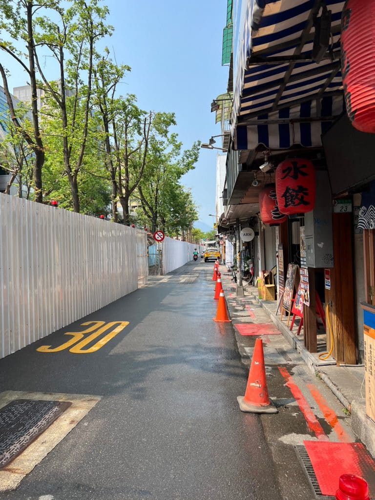 京都柚子豚骨拉麵研究中心 開箱評價|酥炸海苔天婦羅|金黃色清香柚子拉麵 台北中山區拉麵 更多閱讀