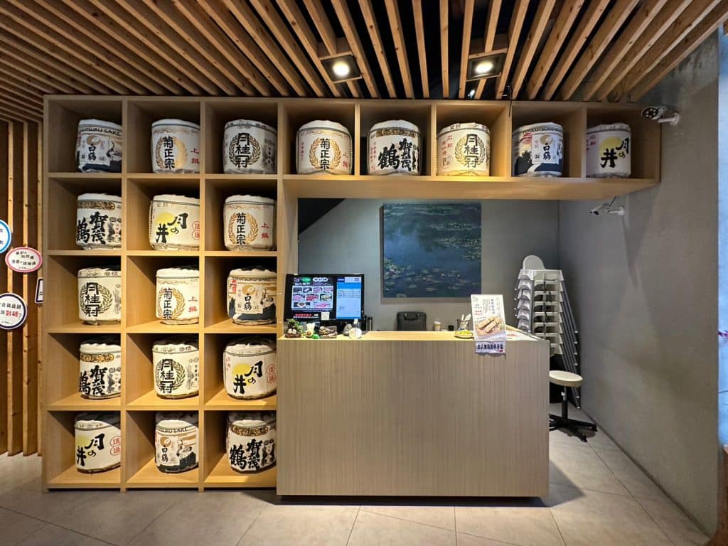 對馬涮涮屋彰化店|主打平價高級肉品海鮮,菜盤自助吃到飽,旁邊就有停車場超方便 彰化 對馬涮涮屋彰化店|店家內部