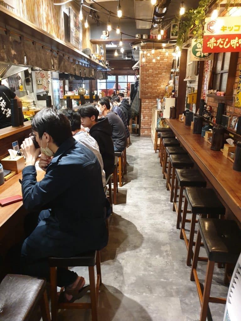 道樂拉麵 開箱評價|士林夜市美食推薦|免費加麵便宜又大碗 台北士林拉麵 道樂拉麵大北店-充滿日式童趣小物的古玩拉麵店-3