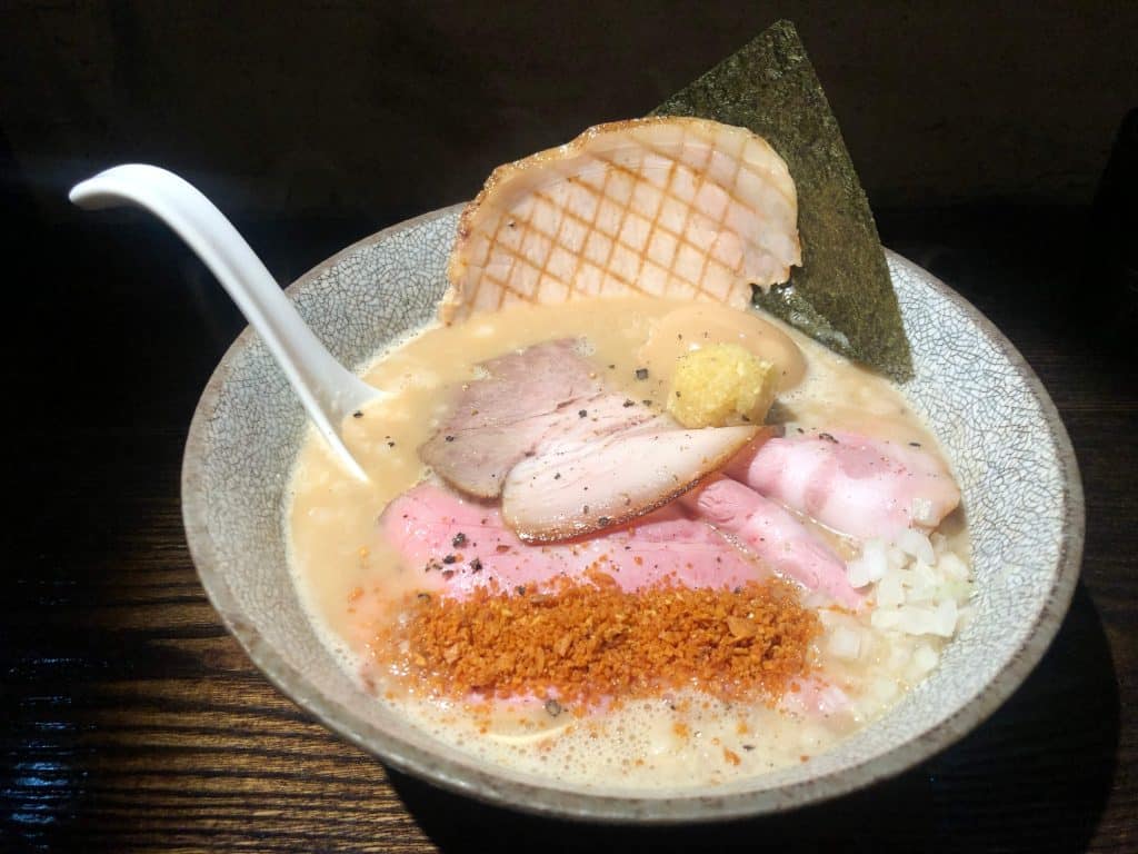 Okaeri お帰り你回來啦拉麵!開箱超過2800則評價的人氣拉麵店 台北大安區拉麵 濃蒜豚骨拉麵-$ 300