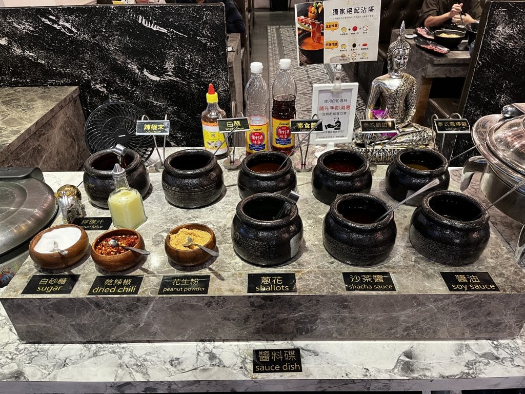 泰丘鍋物|評價、菜單、必點、價格全攻略!台中一中愛廣場、泰式網美火鍋吃到飽! 台中 叮咚News|分享新奇與樂趣