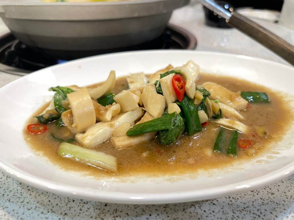誠大牛肉爐|台中熱炒新選擇,火鍋、飯麵、新鮮熱炒樣樣俱備,牛肉鮮香多汁作法多樣,在地人最愛 誠大牛肉爐餐點