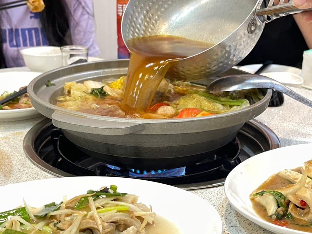 誠大牛肉爐|台中熱炒新選擇,火鍋、飯麵、新鮮熱炒樣樣俱備,牛肉鮮香多汁作法多樣,在地人最愛 誠大牛肉爐餐點