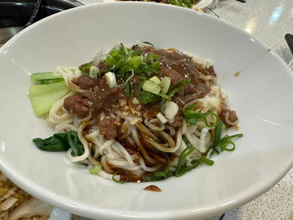 誠大牛肉爐|台中熱炒新選擇,火鍋、飯麵、新鮮熱炒樣樣俱備,牛肉鮮香多汁作法多樣,在地人最愛 誠大牛肉爐餐點