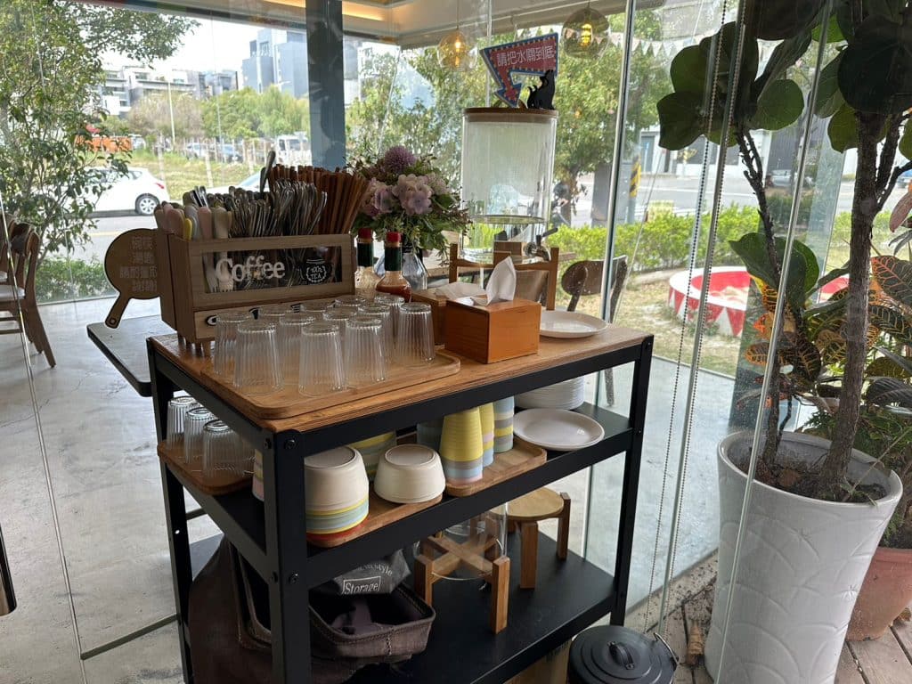 奶油河馬家庭餐廳 開箱評價|馬戲團風格餐廳|慶生抓周派對聚餐推薦 台中北屯餐廳 北屯餐廳-奶油河馬家庭餐廳|店家內部與用餐環境-5