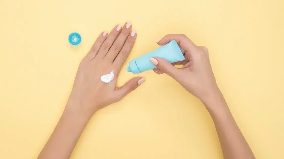 乳霜和乳液 Creams and lotions