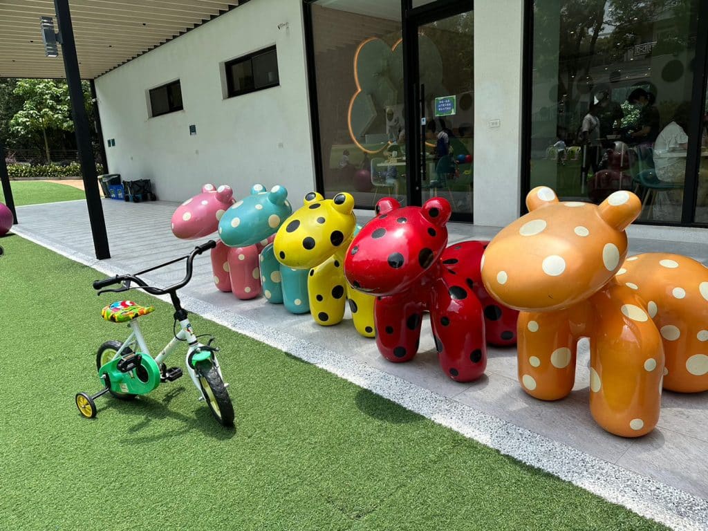 台中沙鹿親子餐廳|想窩11餐旅館|室內戶外遊戲區超好玩,充滿歡樂,菜單、評論、開箱一次看 叮咚News|分享新奇與樂趣