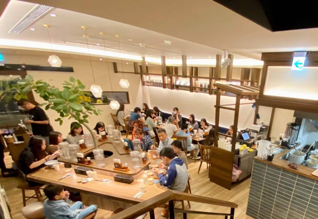 麵屋一燈 開箱評價|來自東京的冠軍沾麵與雞湯拉麵|搭配極品舒肥叉燒的完美之作 台北拉麵 中山區拉麵 麵屋一燈|店家內部用餐環境