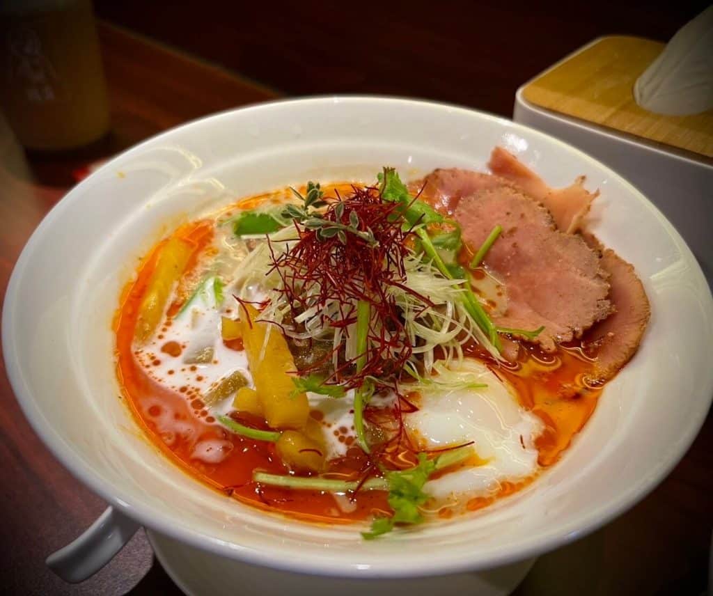 台中素食拉麵 福屋拉麵|《綠・蔬食評鑑指南》三星級最高榮譽|木曜日限定素食拉麵饗宴 蛋素-皮納可拉達咖哩担担麺 NT$300