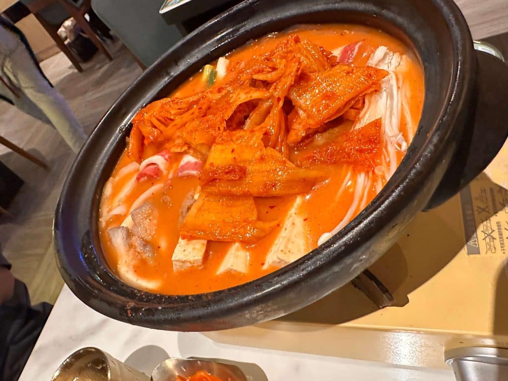初瓦 開箱評價|菜單、訂位、評論詳細介紹:王品集團聯手孫榮推出的超強韓式料理品牌! 嘿呦泡菜鍋