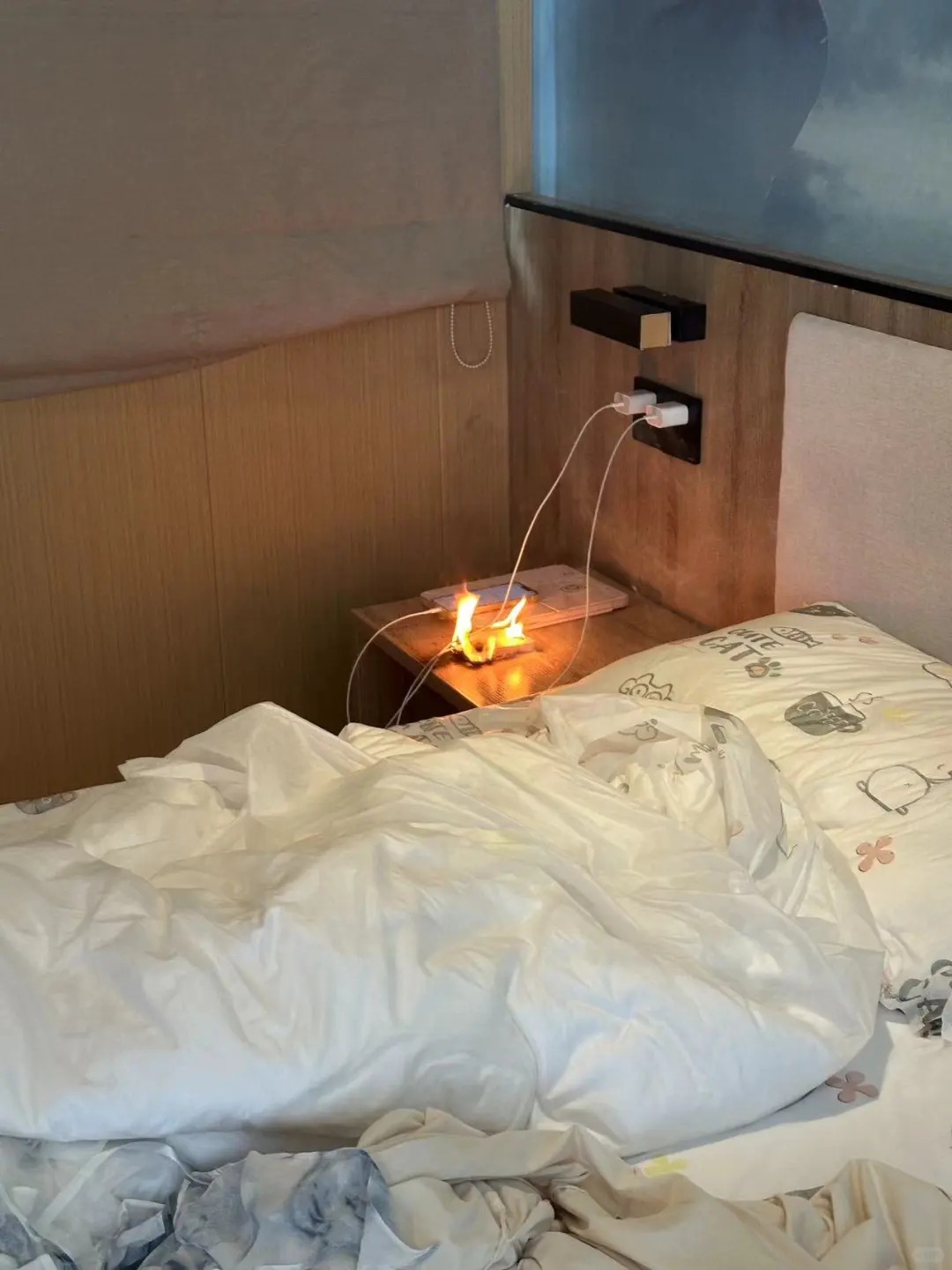 2026行動電源飛機限制|爆炸的風險,回收方法,充電忘記拔會有事嗎?膨脹要如何處理?各種疑問一次解決! 行動電源爆炸 充電寶起火
