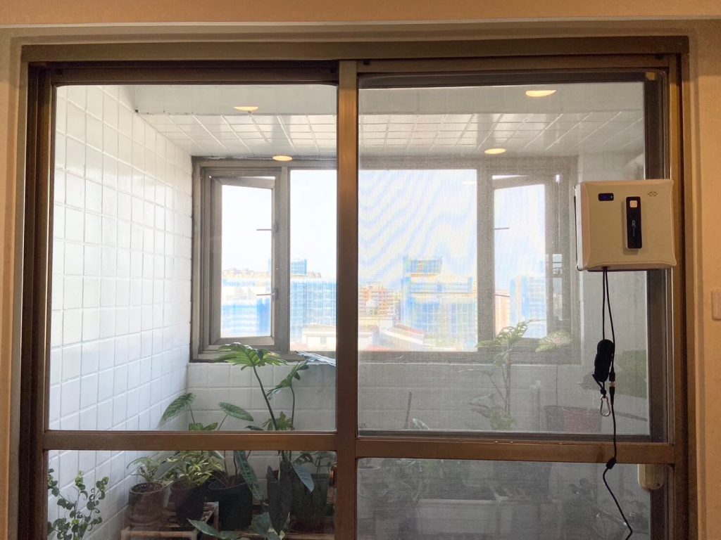 晴鑫科技擦窗機器人