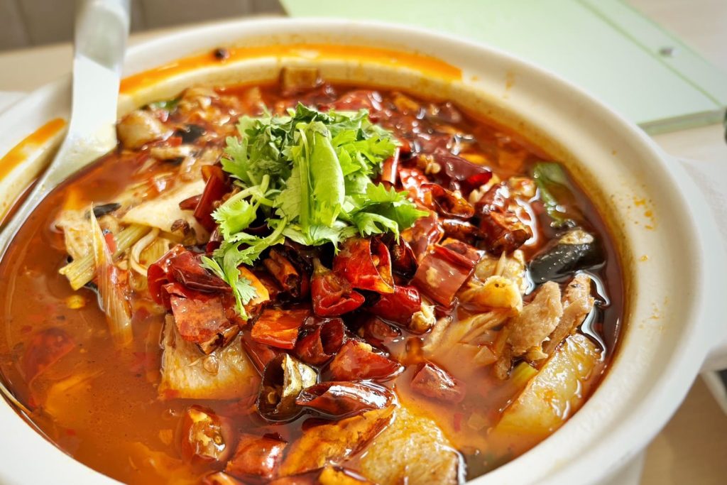 不葷主義茶餐廳 Veggienius 開箱|素食界的鼎泰豐進駐台北!台北素食 不葷主義茶餐廳Veggienius水煮牛肉