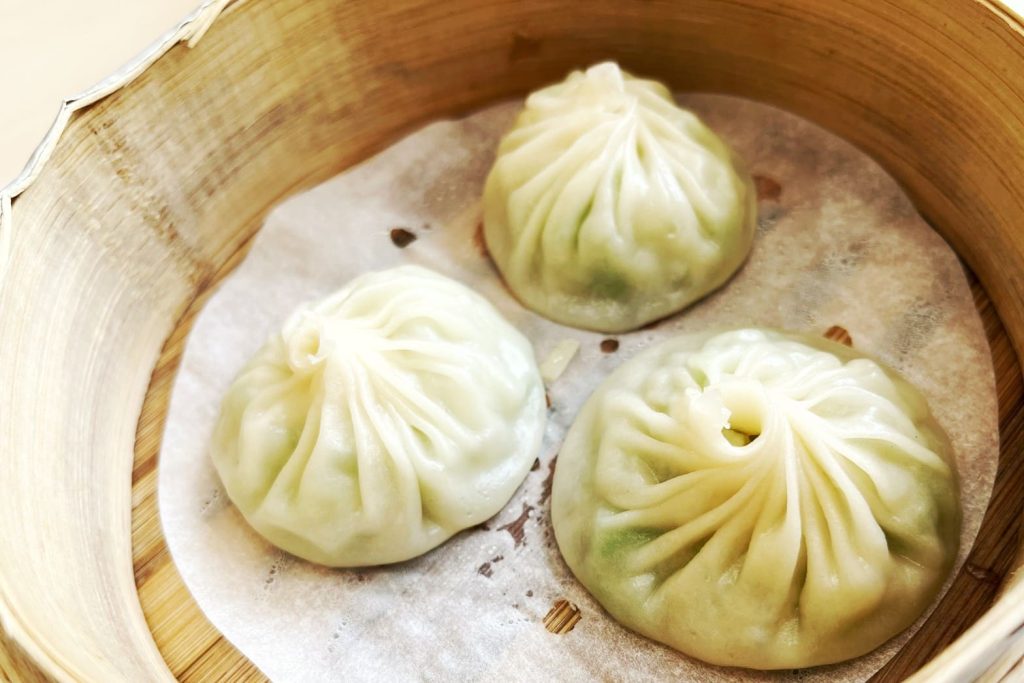 不葷主義茶餐廳 Veggienius 開箱|素食界的鼎泰豐進駐台北!台北素食 不葷主義茶餐廳Veggienius絲瓜湯包