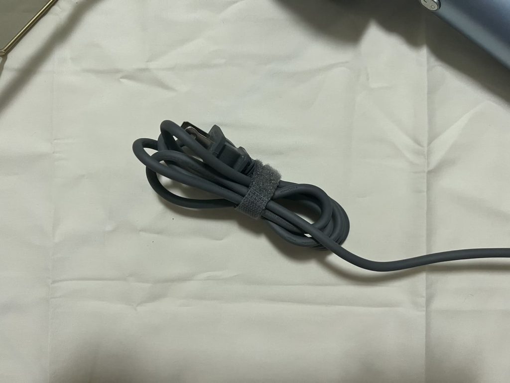 晴鑫科技高速負離子吹風機-附收納線，貼心設計讓線路不打結。